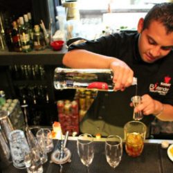 diferencia entre bartender y mixologo